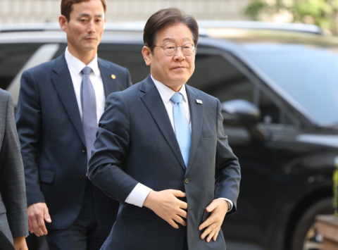 이재명 대장동 재판, '대선 앞' 5월말 기일 지정 놓고 신경전