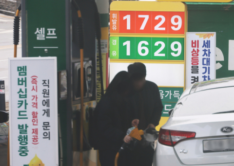 환율 상승에도 수입물가 연속 하락…