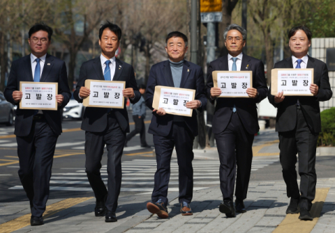 '이재명 악마화' 딥페이크 유포자 무더기 고발…