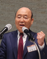 이봉관 서희건설 회장은 재경대구경북시도민회 주최 인문학 강좌 행사에서 초청 강연을 가졌다.