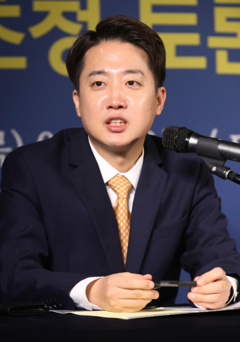 이준석 개혁신당 대선후보가 17일 대구아트파크에서 열린 대구경북 언론인 모임 아시아포럼21 정책토론회에 참석해 발언하고 있다. 아시아포럼21 제공
