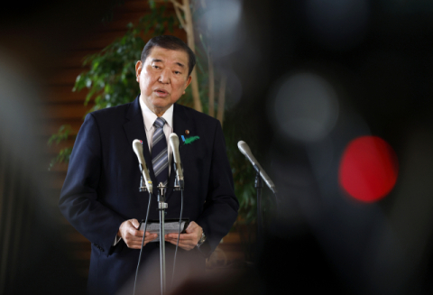 美·日 첫 관세협상서 방위비 증액 연계…한국도? 