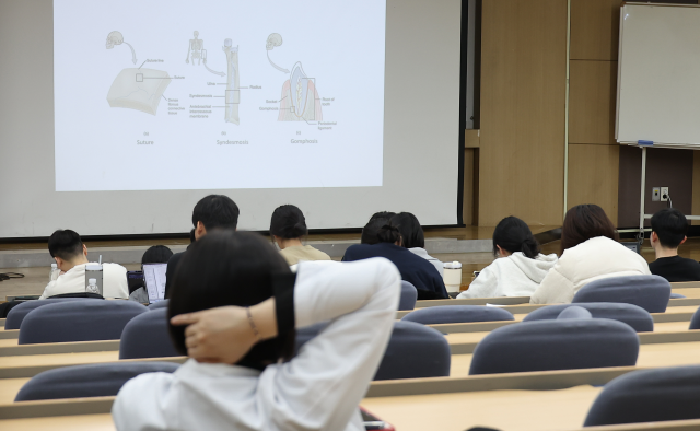투쟁 명분 사라진 의대생, 수업 불참 이어갈까
