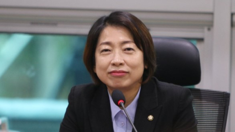 민주당 황정아, AI 기본법 '규제조항 3년 유예' 추진