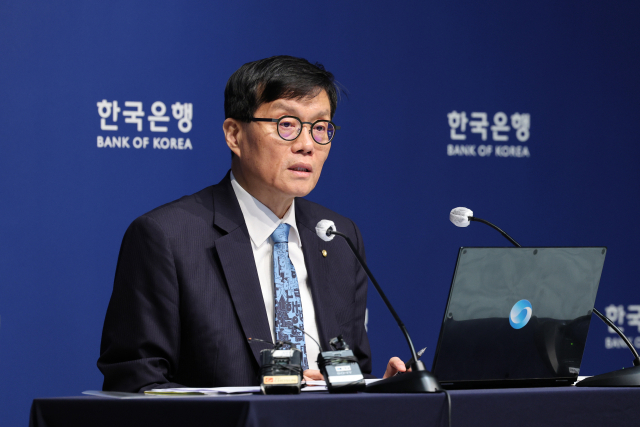 이창용 한국은행 총재가 서울 중구 한국은행에서 열린 통화정책방향 기자간담회에서 발언하고 있다. 연합뉴스