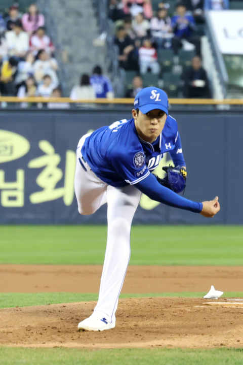 '토종 에이스 원태인' 삼성 라이온즈, LG 꺾고 4연패 탈출
