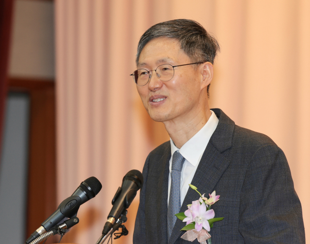 문형배 헌법재판소장 권한대행이 18일 서울 종로구 헌법재판소에서 열린 퇴임식에서 퇴임사를 하고 있다. 연합뉴스