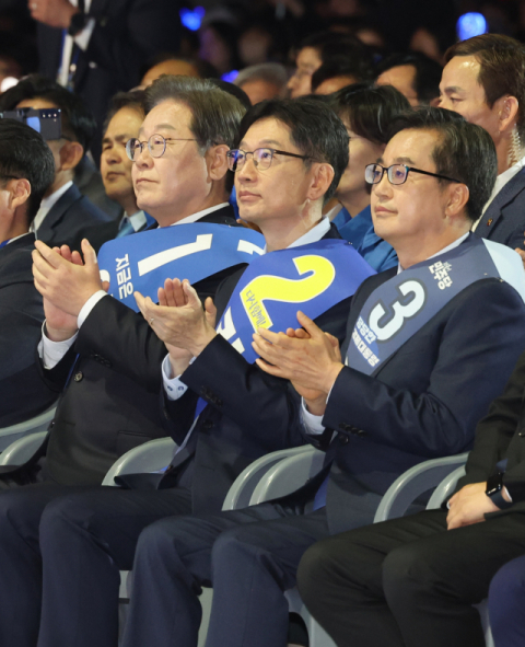 민주 경선주자들, 영남 표심 경쟁 