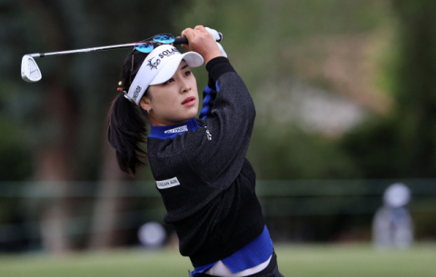 윤이나, LPGA 역전 우승 노린다
