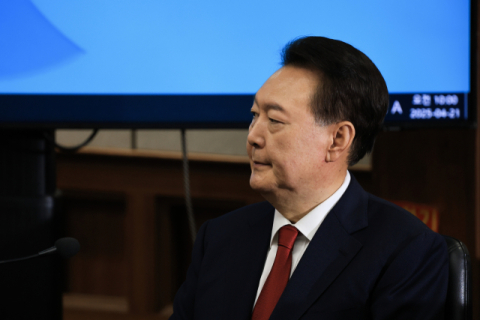 [속보] 尹 전 대통령 오전 재판 종료…별도 발언없이 퇴장