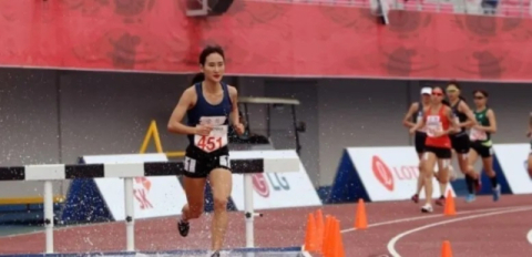 조하림(문경시청), 여자 3000m 장애물 한국新…'마의 10분' 벽 깨
