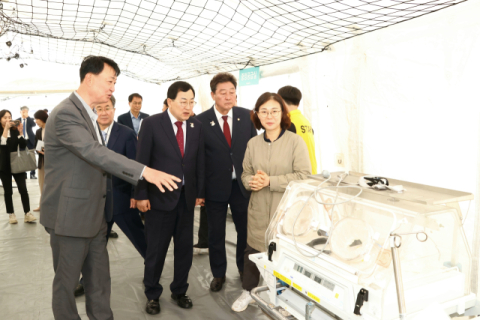 APEC 정상회의 대비 실전훈련…경주 황성공원에 '이동형 병원' 설치 운영