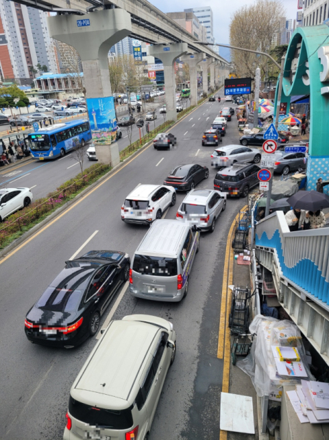 만성적 주차난 서문시장…