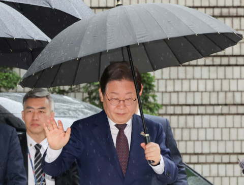 이재명 대권가도 꽃길? 가시밭길?…대법원 재판 속도전 의견 분분