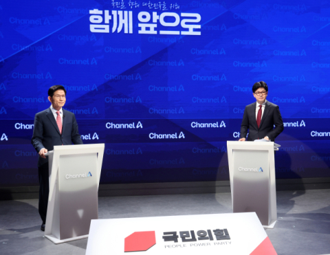 '김문수 vs 한동훈' 맞수토론…尹 탄핵 책임론·개헌 여부 공방