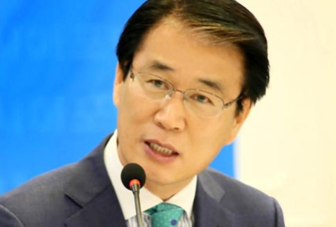 TK·보수정당 출신 권오을 李캠프 합류…중도·보수 외연 확장 본격화