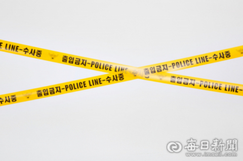 성주 국도서 SUV가 정차한 고장 차량 들이받아 2명 사상