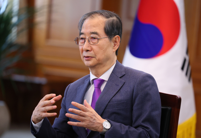 한덕수 대통령 권한대행 국무총리가 지난 22일 영국 시사주간지 