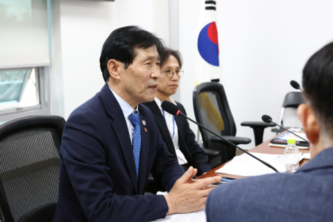 이학영, SKT 유심 해킹 우려 커지자 '통신사 해지 위약금 면제법' 발의