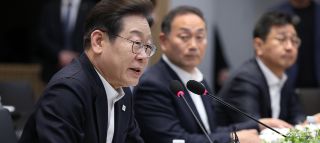 보수 빅텐트 맞서는 '이재명 선대위'<br />윤여준·강금실·정은경·이석연 등 참여