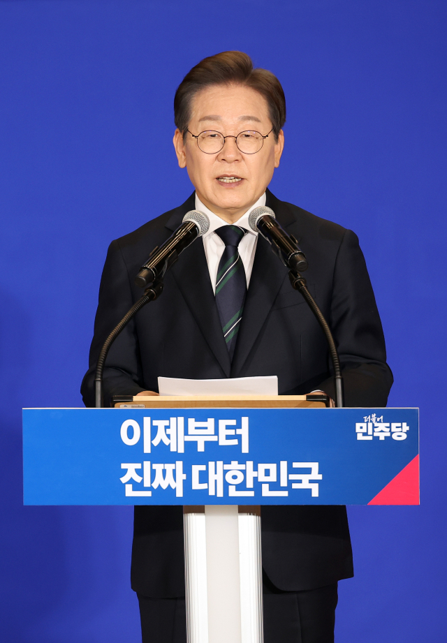 더불어민주당 이재명 대선 후보가 30일 서울 여의도 국회 의원회관에서 열린 더불어민주당 제21대 대통령선거 