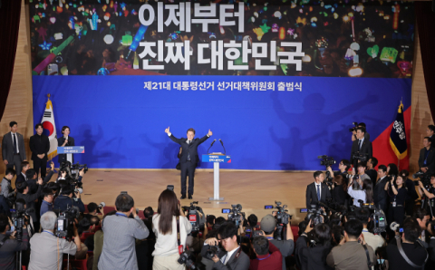 'TK 공략' 공 들이는 이재명…'보수 당적' 권오을·이인기 영입
