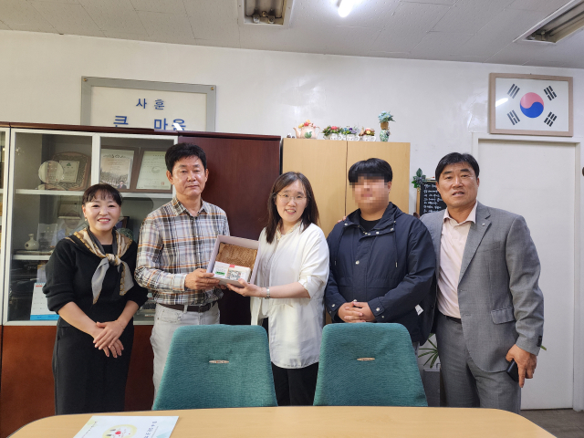 조제해(왼쪽 두 번째) (주)성운건설 대표 달서구청소년쉼터 후원