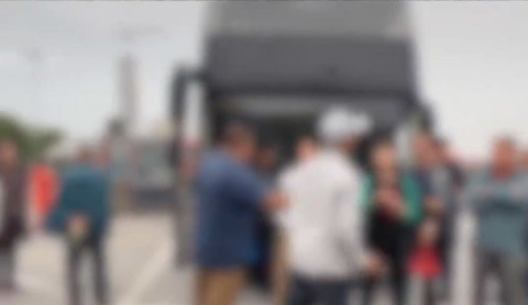 中 관광버스, 고속道 휴게소에 노인 160명 버리고 떠나…