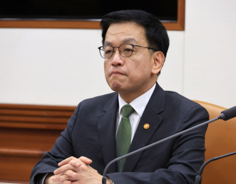 '1인 3역' 다시 떠안은 최상목…韓총리 사퇴로 한 달만에 또 권한대행