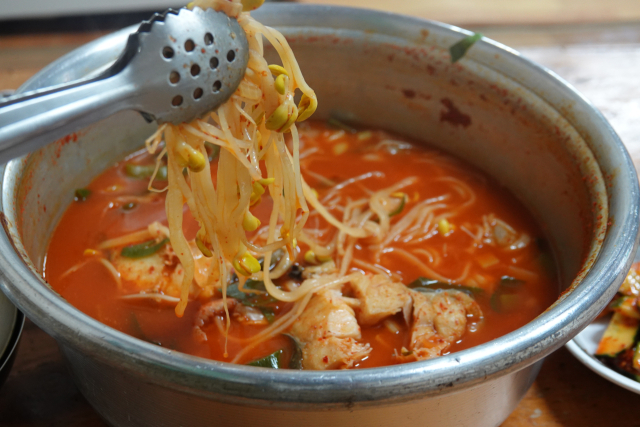 꽁치완자가 올려진 