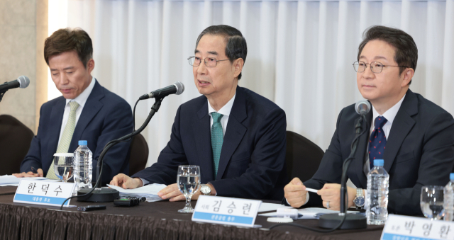 무소속 한덕수 대통령선거 예비후보가 6일 서울 중구 코리아나호텔에서 열린 관훈토론회에서 기조연설을 하고 있다. 연합뉴스