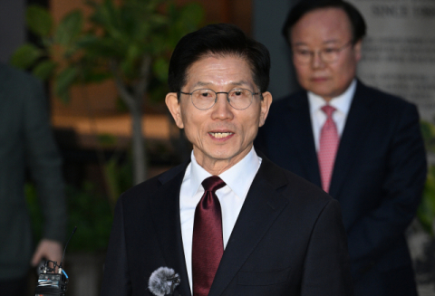 김문수, 오전 8시30분 긴급 회견…단일화 입장 밝히나