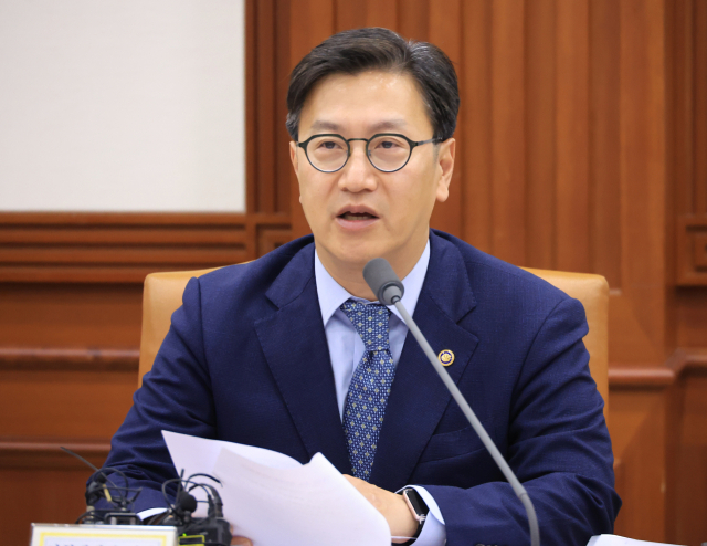 기획재정부 장관 직무대행인 김범석 제1차관이 8일 서울 종로구 정부서울청사에서 열린 경제관계장관회의에서 발언하고 있다. 연합뉴스