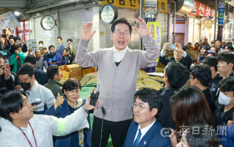 [포토뉴스] 김문수 고향, '영천' 방문한 이재명