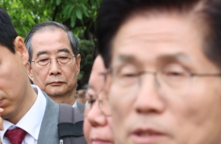 '한덕수 53% VS 김문수 33%'도 있고 '김 60% VS 한 13%'도 있네?