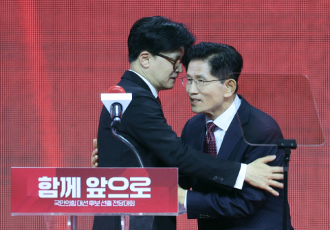 한동훈, 김문수 결단 촉구 