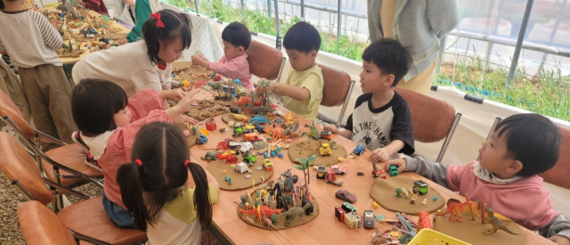 지난 10일 포항시 북구 신광면 농부의 하루에서 다문화가정 등 40여 명이 포항시가족센터의