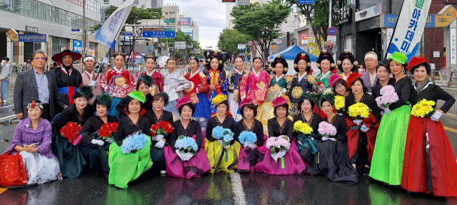 영진전문대 엑티브모델아카데미 수강생들이 참여한 파워풀대구 퍼레이드. 영진전문대 제공