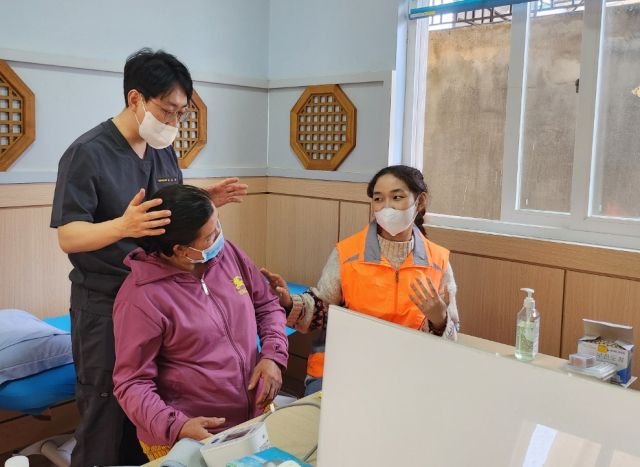 보건복지부와 한국한의약진흥원이 국내 한의 의료기관의 해외진출을 지원한다. 두 기관은 올해 