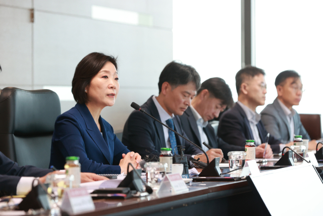 오영주 중소벤처기업부 장관이 13일 서울 영등포구 기술보증기금 서울지점에서 열린 