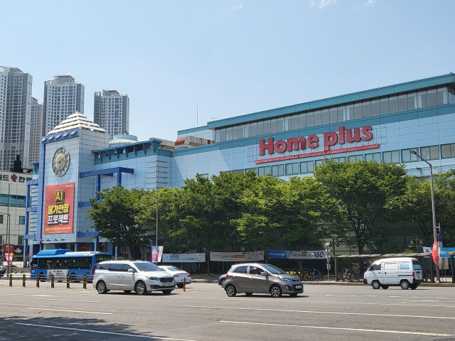 대구 서구 홈플러스 내당점. 지난 3월 기업회생 절차에 돌입한 홈플러스는 내당점을 포함해 전국 9개 점포를 폐점할 예정이다. 정은빈 기자
