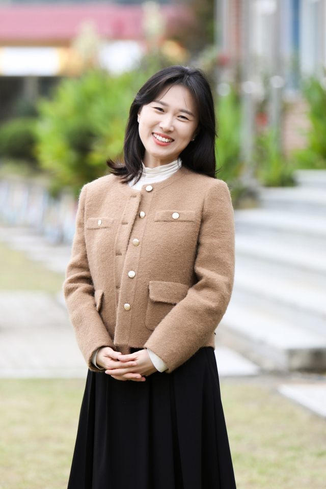올해의 아름다운 선생님으로 뽑힌 경북 성주군 용암중학교 권지연 교사의 모습. 임종식 경북교육감은 