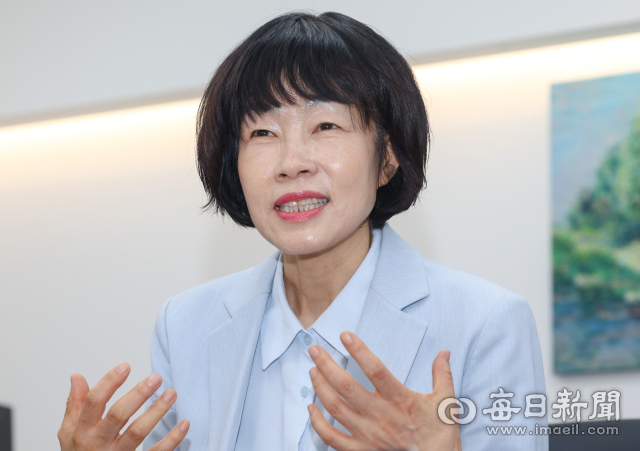 최연숙 더불어민주당 대구총괄선대위원장이 14일 대구 중구 더불어민주당 대구시당에서 매일신문과 인터뷰를 하고 있다. 안성완 기자 asw0727@imaeil.com
