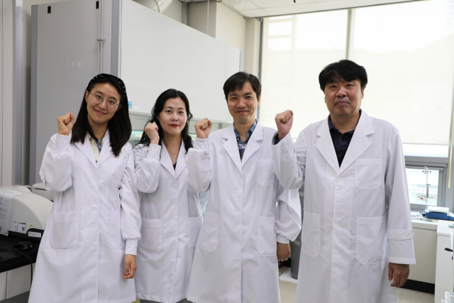 사진 왼쪽부터 서혜진 전임연구원, 홍성희 전임연구원, 김영광 전임연구원, 임상규 책임연구원. DGIST 제공.