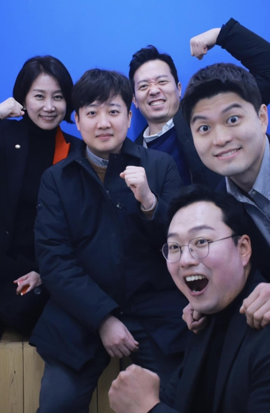 왼쪽 뒤부터 허은아, 이준석, 이기인, 김용태. 맨 앞은 천하람. 이기인 개혁신당 수석최고위원 페이스북