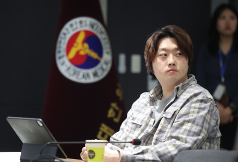 박단 사퇴 이후 국면 전환 기대하는 醫·政, 하지만…