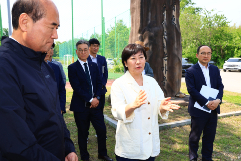 송미령 농식품장관, 상주 농촌공간정비사업 현장 점검