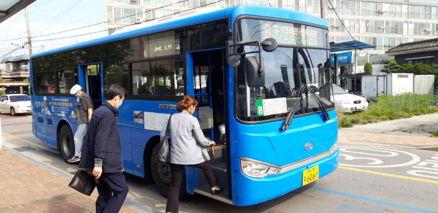 오는 7월 1일부터 70세 이상 어르신들은 시내버스 탑승이 무료다. 영주시 제공