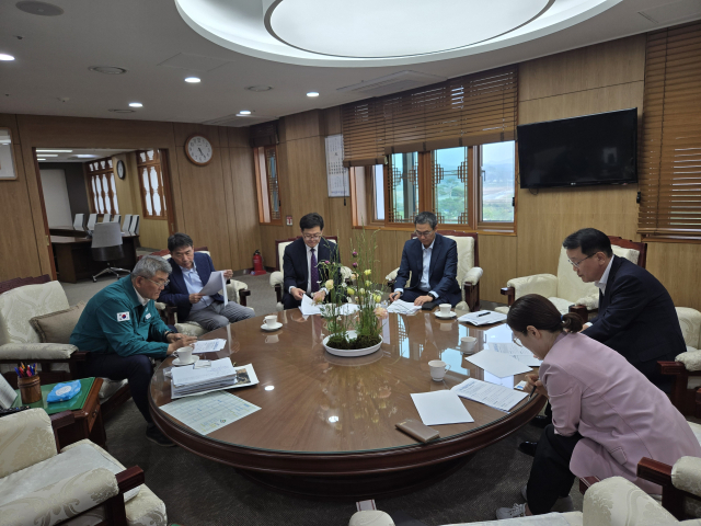 국립경국대와 예천군 관계자들이 15알 예천군청에서 상생 발전을 위한 간담회를 가졌다. 경국대 제공