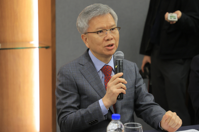 김택우 대한의사협회 회장이 지난 9일 서울 마포구 서울가든호텔에서 열린 2026년도 요양급여비용 계약 이사장-의약단체장 합동간담회에서 인사말을 하고 있다. 연합뉴스
